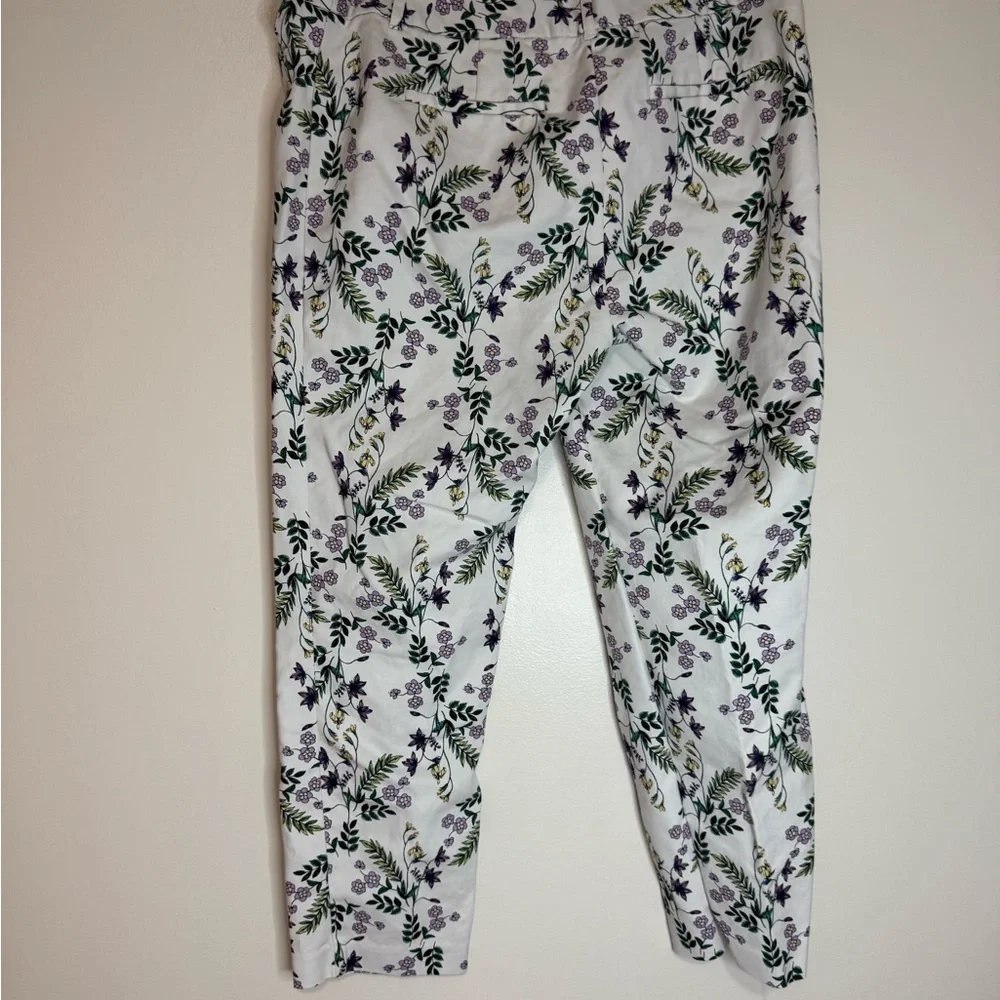 Liz Claiborne White with purple Floral Print cropped Pants in size 12 - Picture 5 of 14